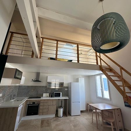 Appartement Avec Vue Sur L Eglise Des Saintes Exterior foto