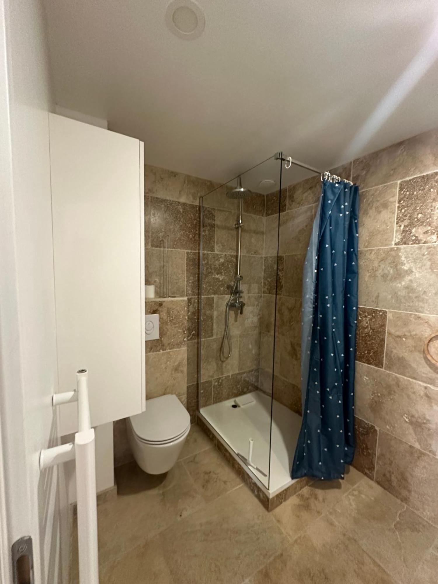 Appartement Avec Vue Sur L Eglise Des Saintes Exterior foto