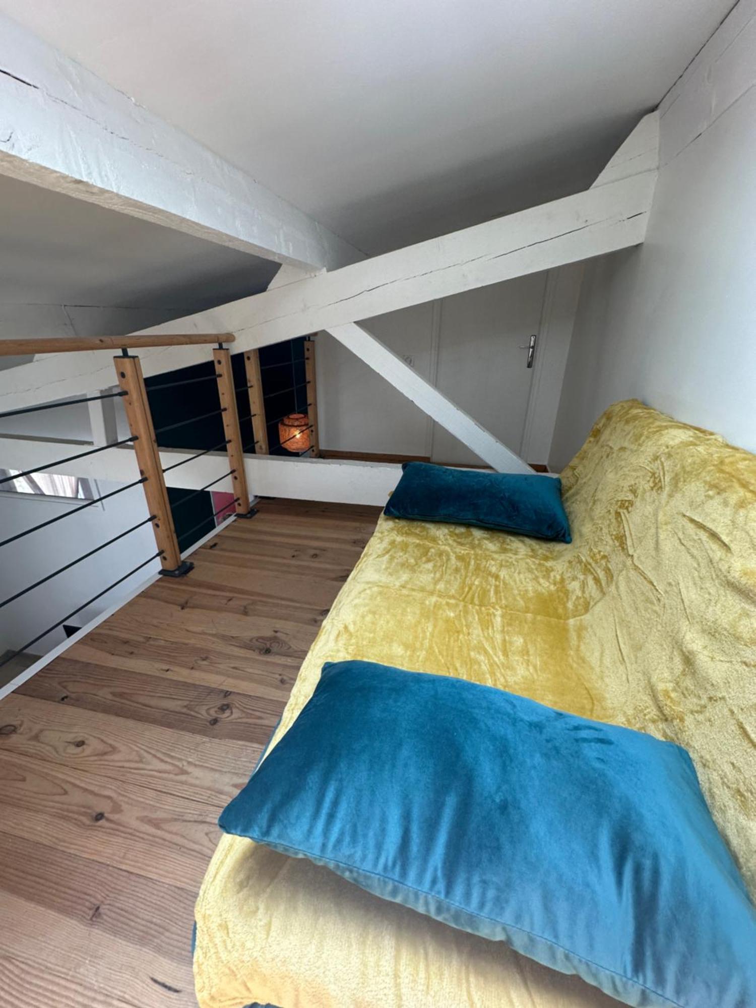 Appartement Avec Vue Sur L Eglise Des Saintes Exterior foto