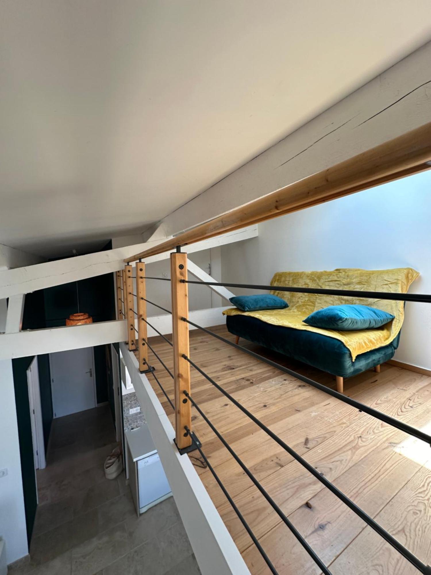 Appartement Avec Vue Sur L Eglise Des Saintes Exterior foto