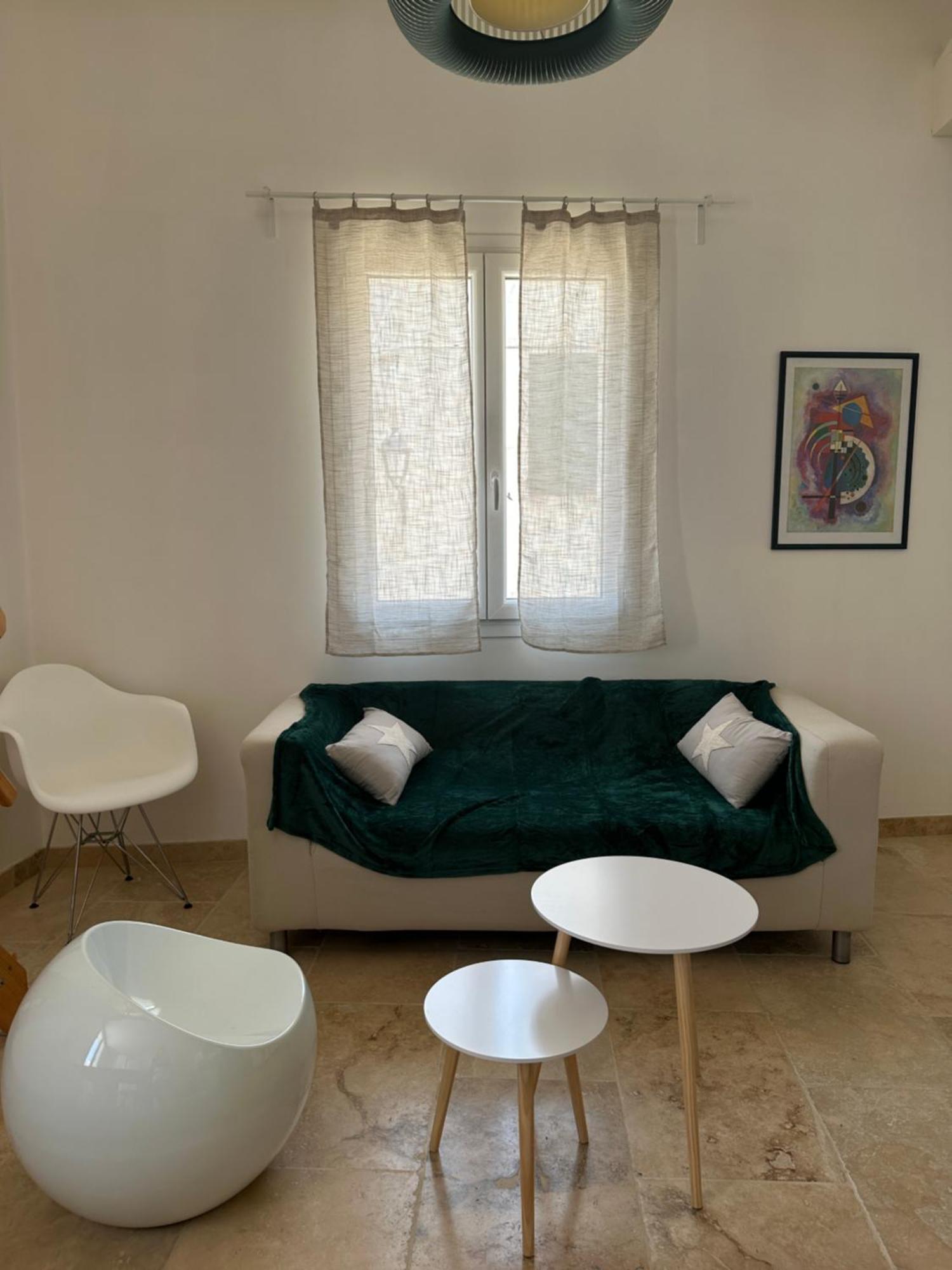 Appartement Avec Vue Sur L Eglise Des Saintes Exterior foto